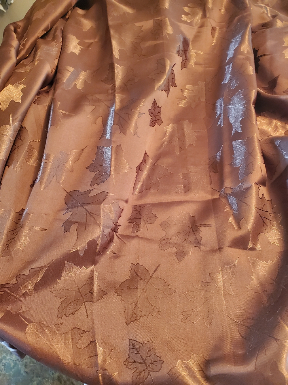 Jacquard Leaf Tablecloth - Copper Brown